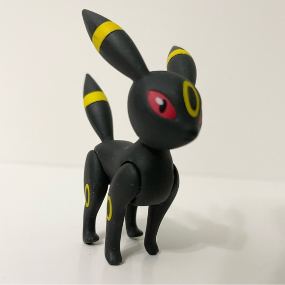 Pokemon Umbreon Poseable Battle Figures Umbreon 2.5” Tall Toy - Picture 8 of 10
